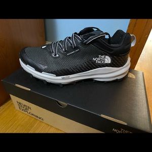 Women’s North Face Hiking Shoe - Size 8.5